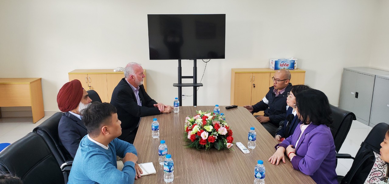 EXPERTS FROM AUS4SKILLS PROGRAM AND REPRESENTATIVE OF AUSTRALIA EMBASSSY VISIT MVG DINH VU CHEMICAL WAREHOUSE